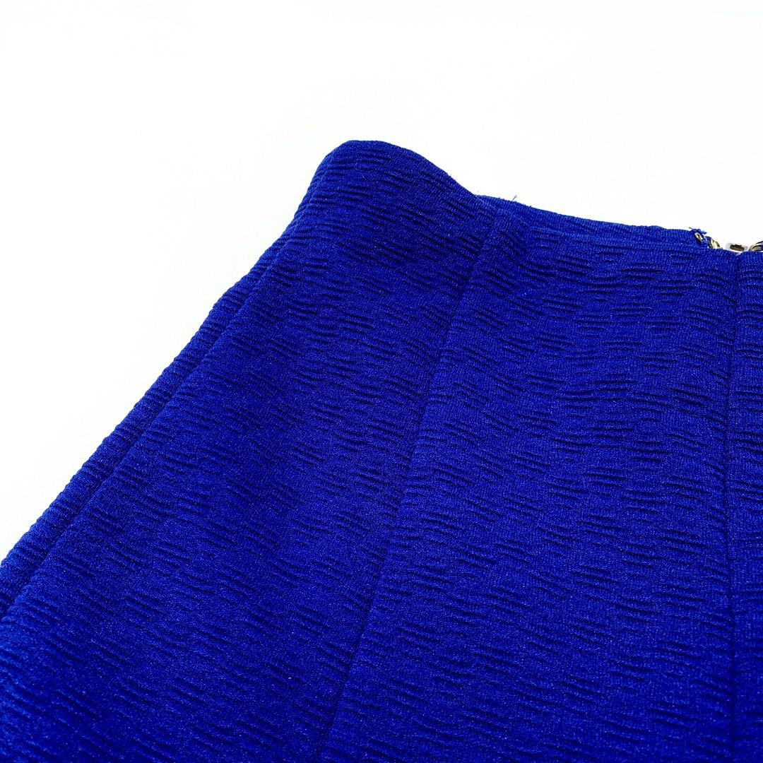 Forever 21 Blue Highwaist Shorts (Category: Shorts) located in Cainta. Submitted by danlry (Listing ID 1312738408, Image 3). Description: Color: royal blue Waist size: 22-23 Quality: thick cloth material, high-waisted Minor issue: small part at the back has himulmol, but barely noticeable RFS: Clearing out personal wardrobe items; these are not thrifted..