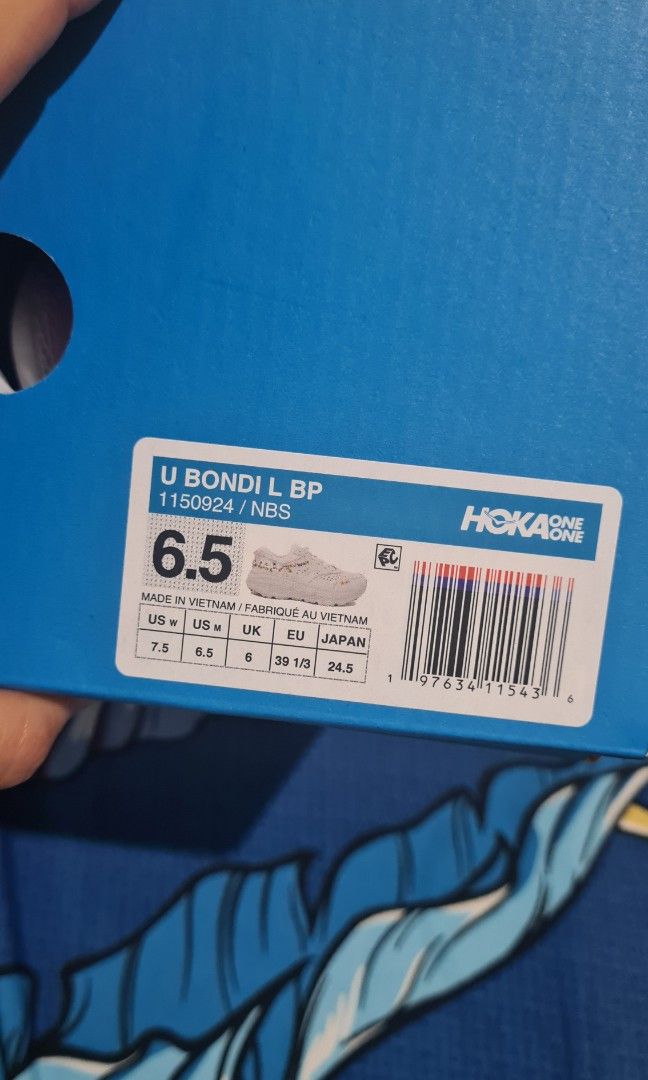 HOKA Vibrant Bloom BN (Category: Sneakers) located in Bacoor. Submitted by _katdee (Listing ID 1312762292, Image 2). Description: .