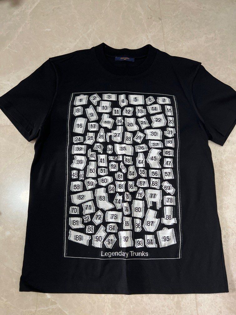 Louis Vuitton Legendary Trunks Tシャツ Louis Vuitton Black Legendary Trunks T-Shirt – Savonches