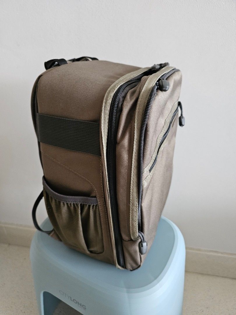 Lowepro photo traveler top