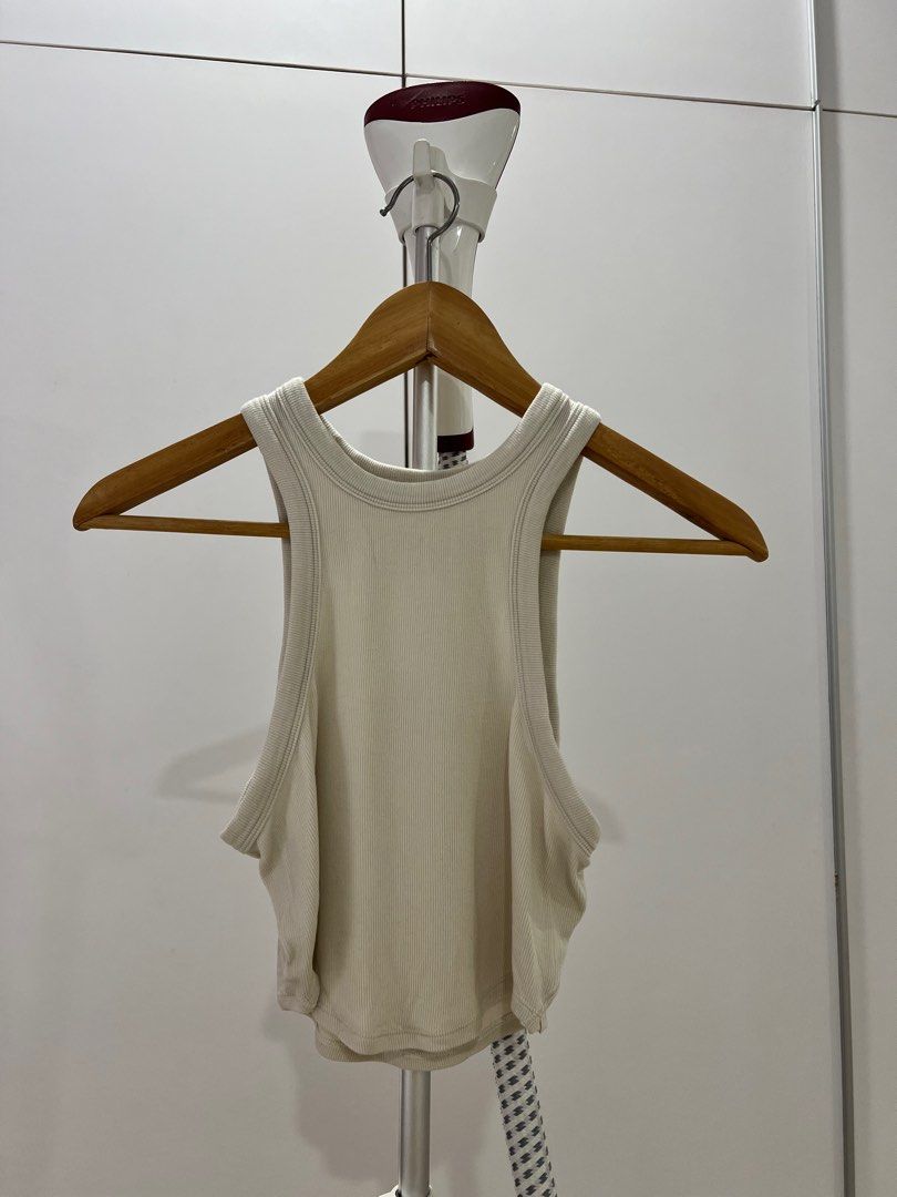 Lululemon Hold Tight Cropped Tank Size 4 Bone (Category: Activewear) located in Mandaluyong City. Submitted by jv_preloved (Listing ID 1312799996, Image 3). Description: Spring cleaning :) Serious buyers only. No lowballers. Shipping/ delivery at buyer’s cost Item: Lululemon Hold Tight Cropped Tank Size: 4 Color: Bone Used once only. RFS: Have too many tank tops My Details: Height - 153cm Typical size - 4 Waist - around 25-26in Location - mandalu