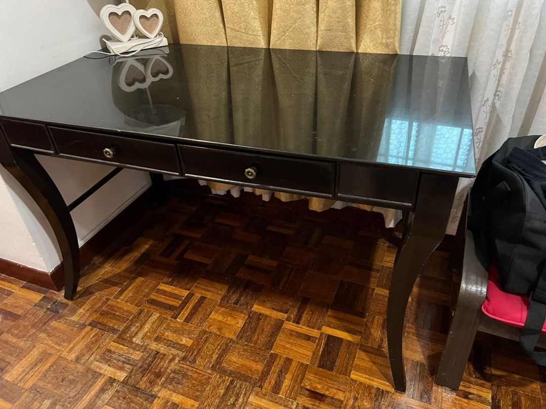 Makeup Table (Category: Tables & Sets) located in Shah Alam. Submitted by dfan026 (Listing ID 1312714651, Image 1). Description: .