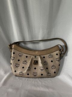 (Category: ) located in . Submitted by imwelllovedvintage (Listing ID 1282314825, Image 1). Description: .