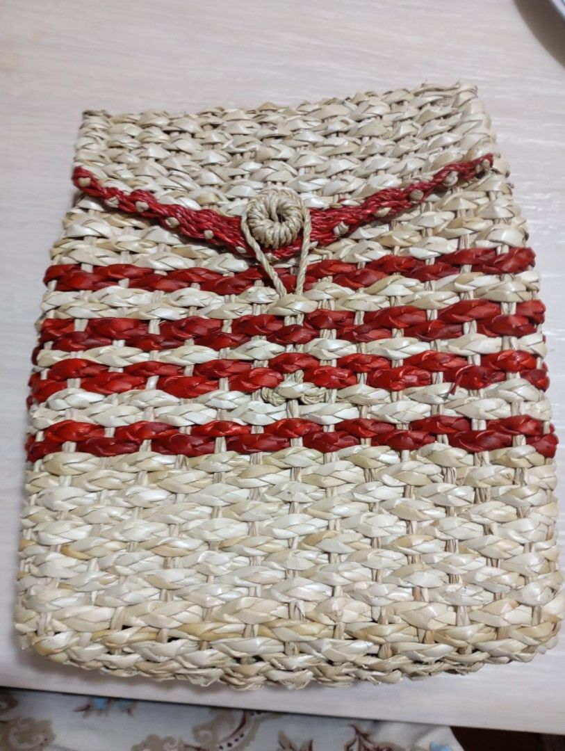 Native product (Category: Luxury Bags & Wallets) located in San Mateo. Submitted by meremar (Listing ID 1312783106, Image 2). Description: .