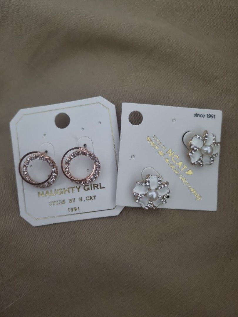 N t earrings Women s Fashion Jewelry Organisers Earrings on Carousell