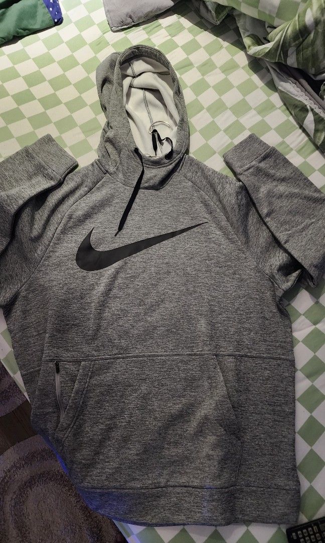 Nike Therma Pullover Swoosh Training Hoodie (Category: Hoodies) located in Quezon City. Submitted by alronic (Listing ID 1312833007, Image 2). Description: Men's Nike Therma Pullover Swoosh Training Hoodie XXL Dark Gray Long Sleeve RFS: Not using.