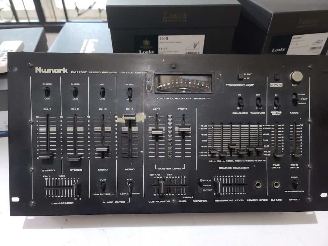 Numark DM1700T STEREO PRE-AMP（Numark DM1700T Stereo Pre