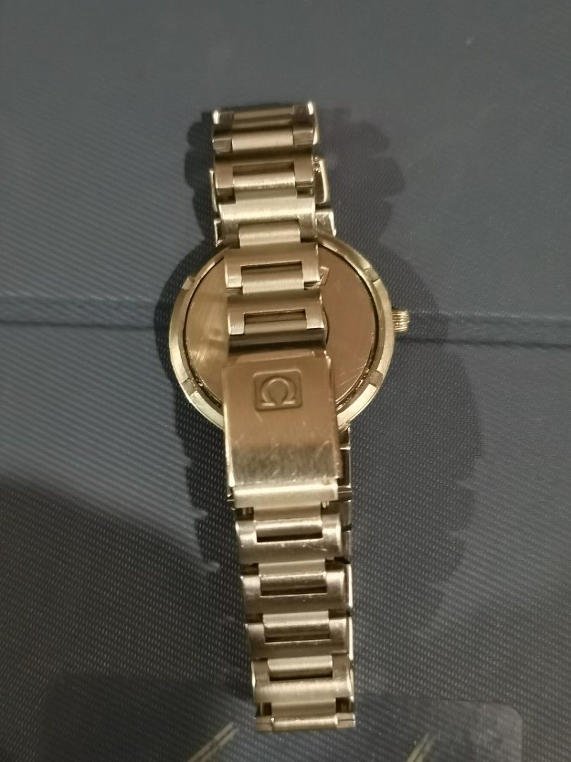 Omega Seamaster Spider (Category: Luxury Watches) located in Quezon City. Submitted by cmvbbell5 (Listing ID 1312778970, Image 2). Description: Omega Seamaster Spider Ladies watch Good condition Ready to wear Quartz.