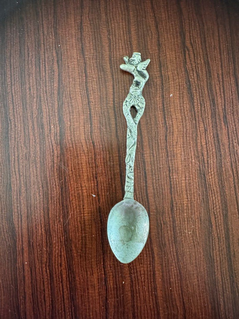 One piece vintage silver teaspoon (Category: Dinnerware & Cutlery) located in Davao. Submitted by parteawares2 (Listing ID 1312670925, Image 1). Description: One piece silver vintage teaspoon .