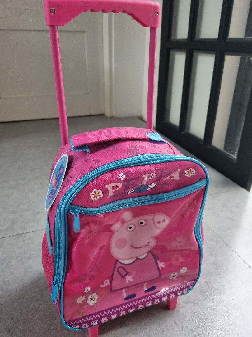 Peppa pig bag (Category: Other Babies Going Out Needs) located in Las Pinas. Submitted by closetful.ph (Listing ID 1312832988, Image 3). Description: just rolled around inside the house.
