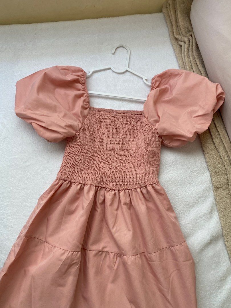 Pink puff dress (Category: Dresses) located in Cavite. Submitted by _cc25 (Listing ID 1312649798, Image 2). Description: Size: XS-M Rfs: decluttering .