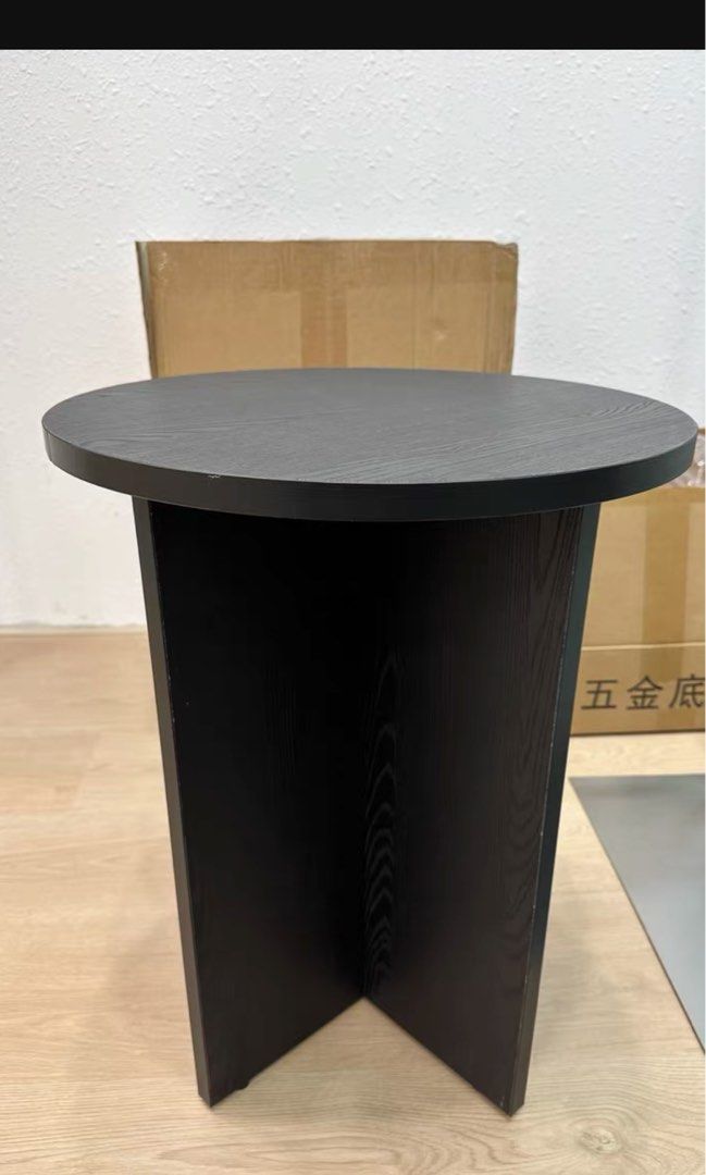 Side Table (Category: Tables & Sets) located in Singapore. Submitted by fleshflies (Listing ID 1312784782, Image 2). Description: Bought directly from Taobao. Too big for my house. Wanna clear asap, pls self collect / arrange delivery .