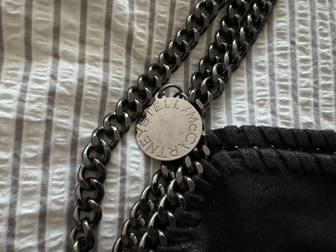Stella McCartney Fallabella bag (Category: Luxury Bags & Wallets) located in Mandaluyong City. Submitted by edit_byem (Listing ID 1312730925, Image 2). Description: .