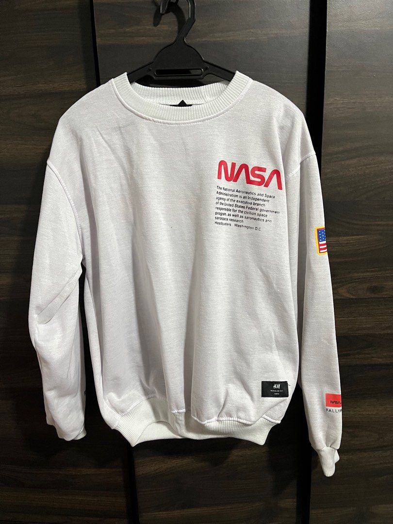 Sweater nasa h&m original 2025
