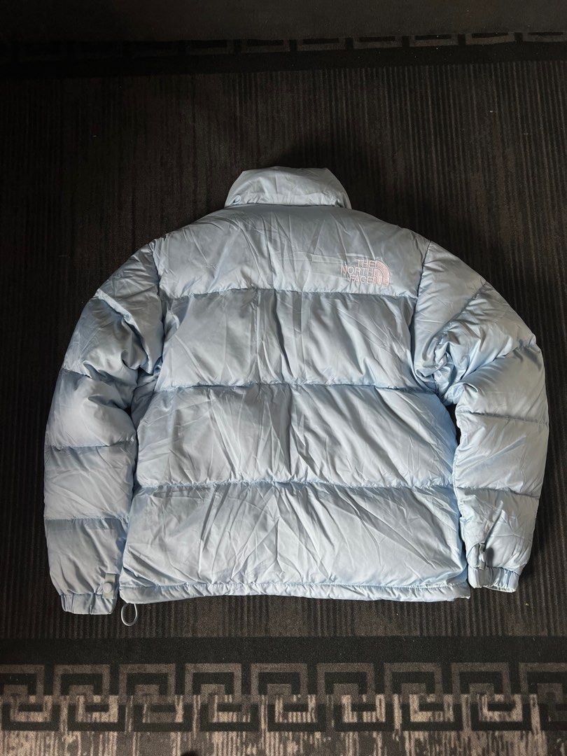 The North Face puffer 600 series (Category: Activewear) located in Valenzuela. Submitted by streetsource (Listing ID 1312657884, Image 2). Description: The North Face puffer 600 series Size Small width 22 x 24.5 length Excellent condition 3,000 only Authentic .