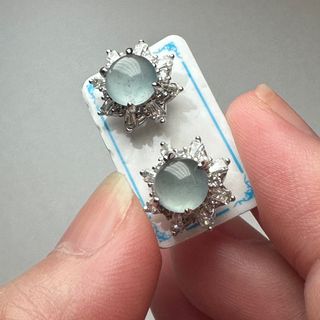 (Category: ) located in . Submitted by xthecloset (Listing ID 1312780213, Image 1). Description: .