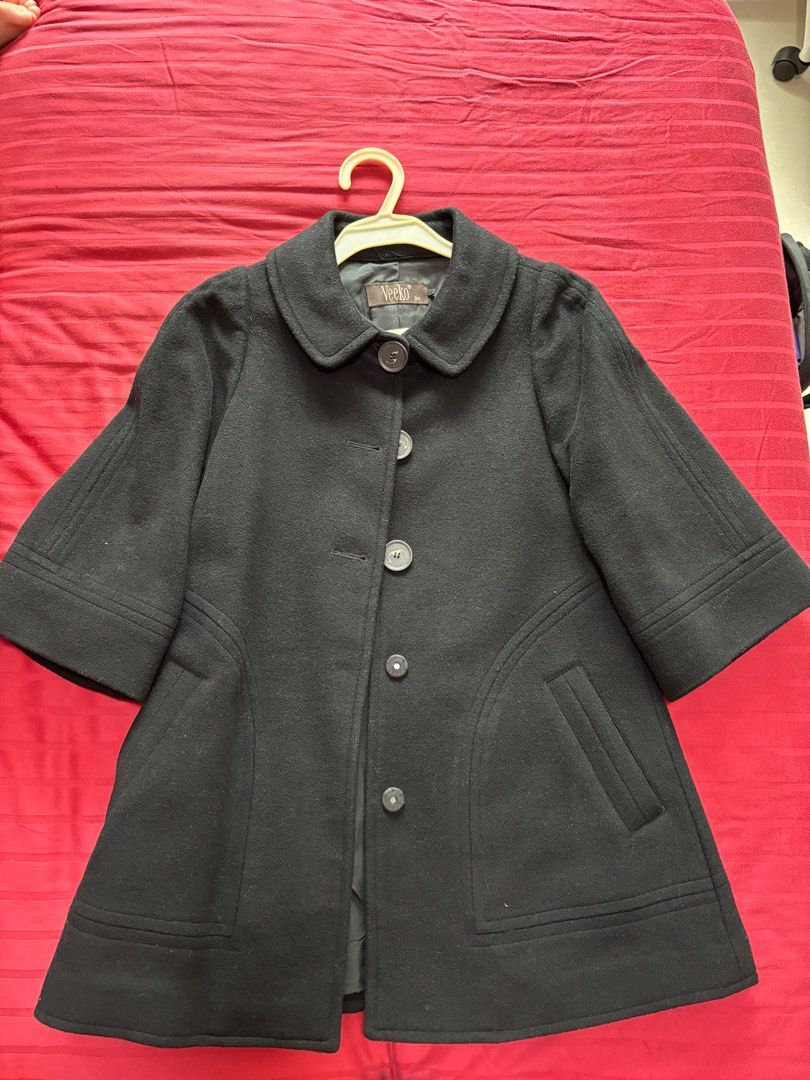 Wool jacket (Category: Coats, Jackets and Outerwear) located in Singapore. Submitted by sadness123 (Listing ID 1312776907, Image 1). Description: Cant fit. Fast deal free courier.