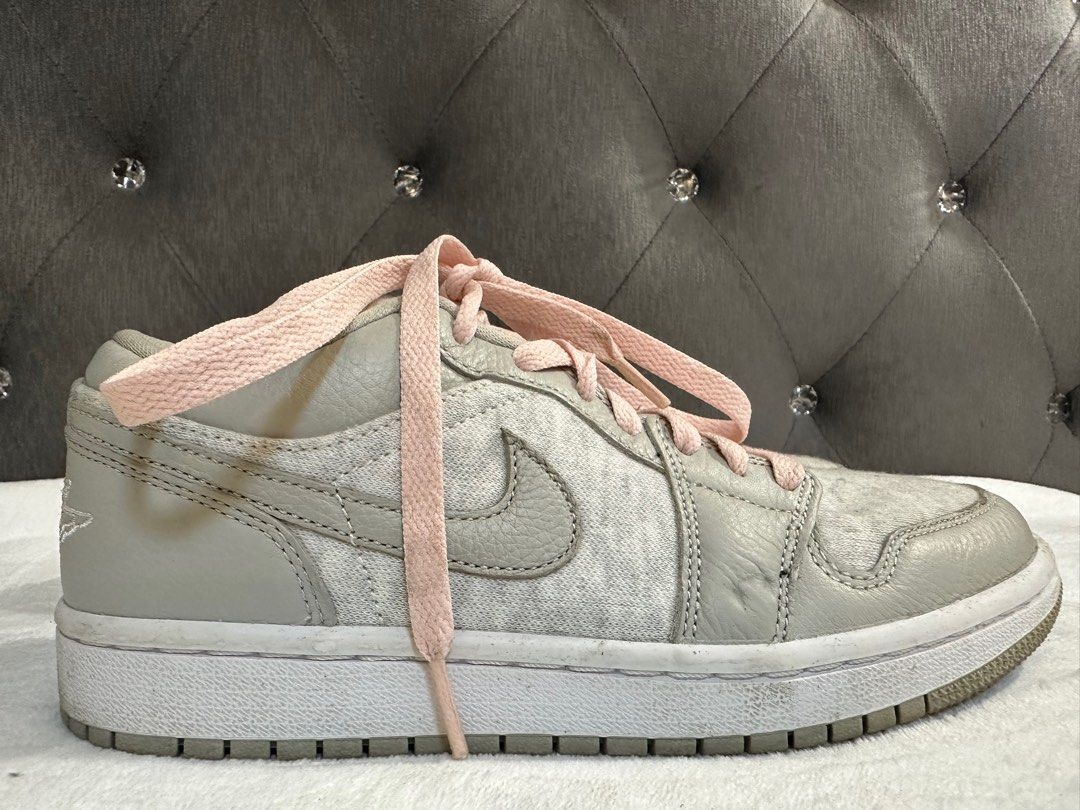 Air Jordan 1 Low Light Iron Ore W7 (Category: Sneakers) located in Manila. Submitted by preloved.jp (Listing ID 1312897320, Image 1). Description: Authentic Air Jordan 1 Low Light Iron Ore Size: 7 womens RFS: decluttering.