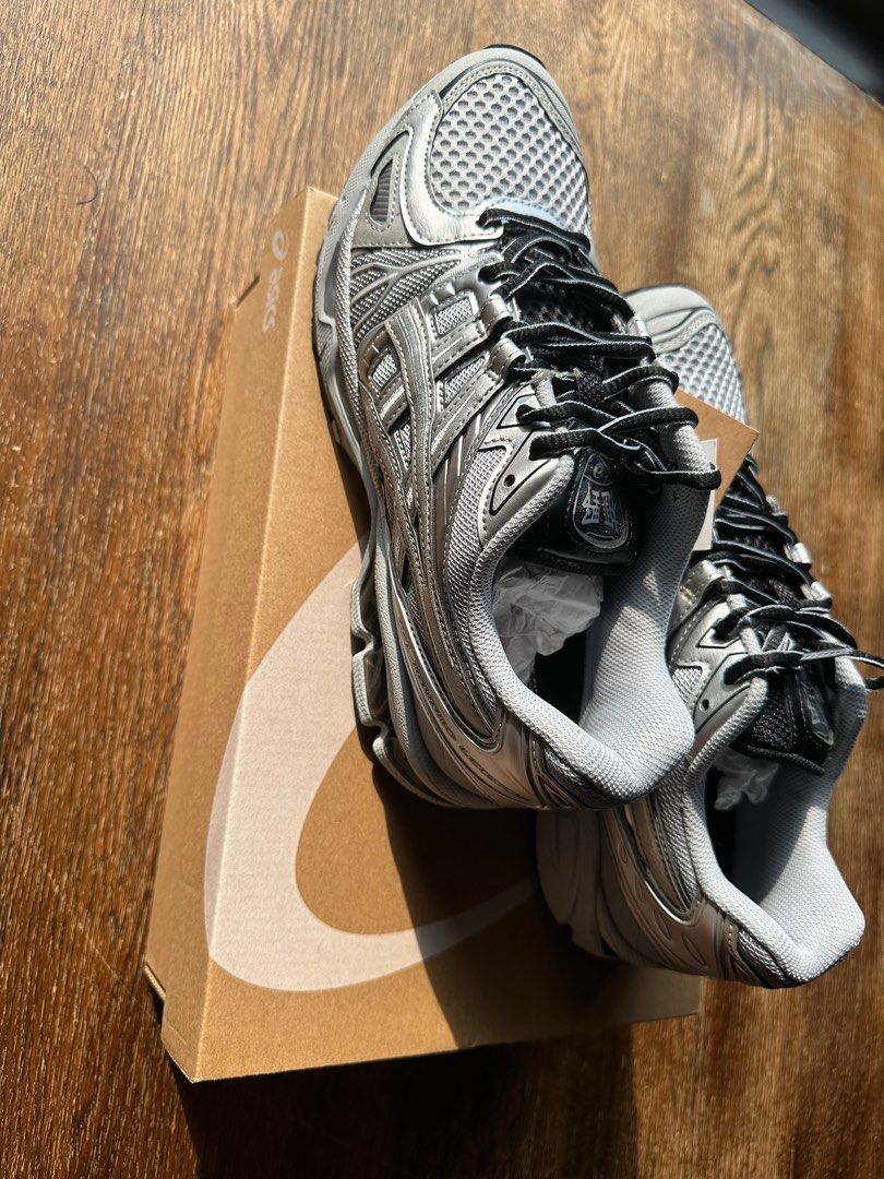 Genuine ASICS gel kayano legacy pure silver (Category: Sneakers) located in Singapore. Submitted by ennehis (Listing ID 1312924324, Image 3). Description: Brand new with tags and unworn. 100% genuine. .