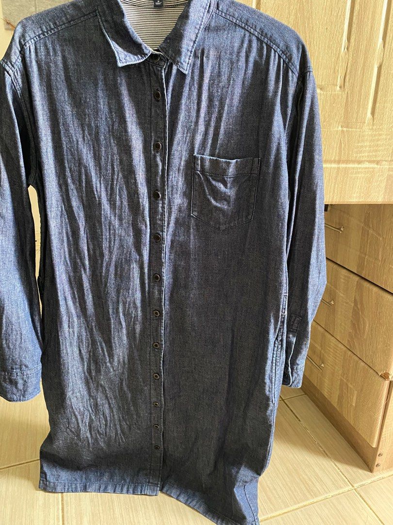 Auth Uniqlo Soft Denim Dress (Category: Dresses) located in Pasig City. Submitted by cathee27 (Listing ID 1312864011, Image 1). Description: 36" length good as new fits M-L pls refer to the inner tag for more deets.