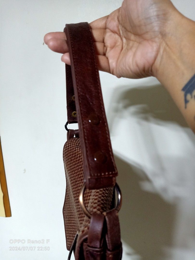 Banig Shoulder Bag (Category: Shoulder Bags) located in Quezon City. Submitted by uydaisy1979 (Listing ID 1313005767, Image 2). Description: .