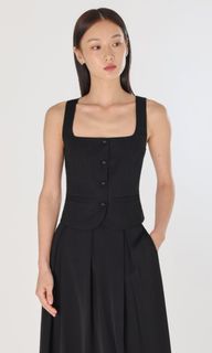 (Category: ) located in . Submitted by clearmiwardrobe (Listing ID 1312850894, Image 1). Description: .