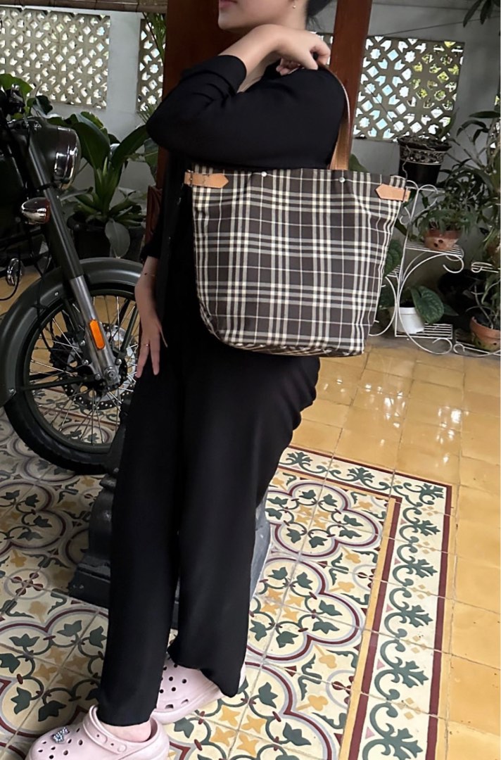 Burberry Authentic 10000 SALE JUAL RUGI AJA
