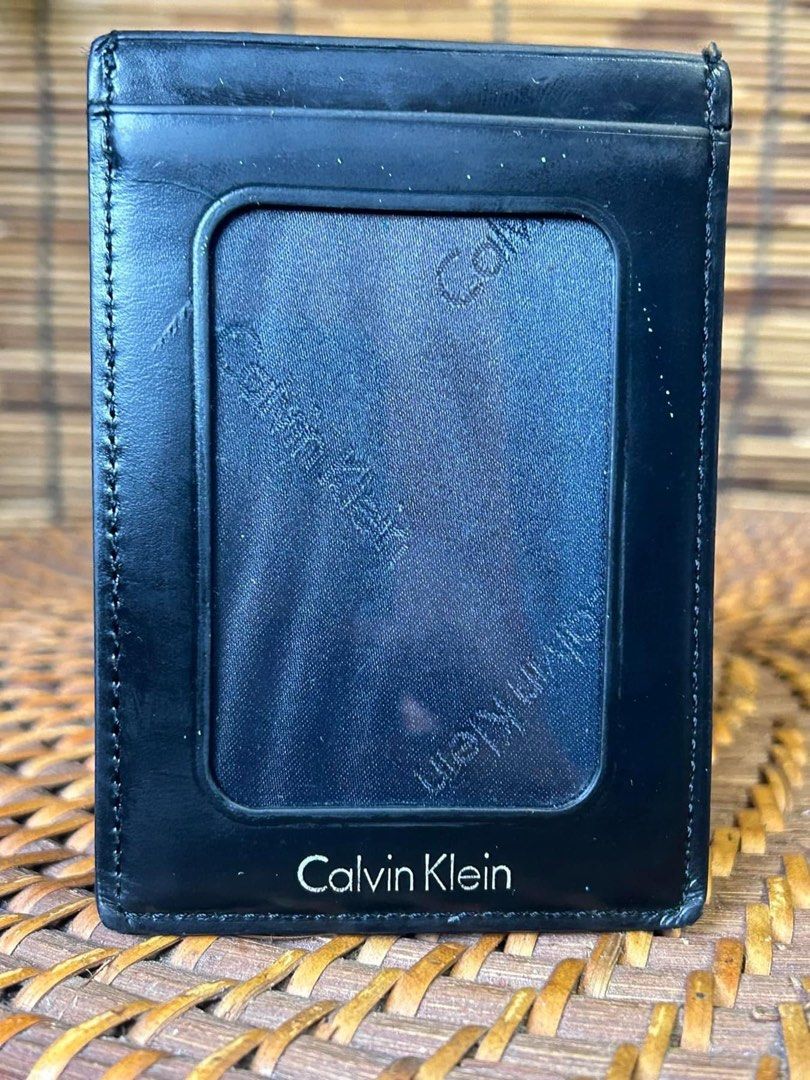 CALVIN KLEIN Card Holder . Card Wallet (Category: Luxury Bags & Wallets) located in Quezon City. Submitted by whatsinmyclosett (Listing ID 1312889031, Image 2). Description: CALVIN KLEIN Card Holder . Card Wallet ☑️ITEM IN JAPAN ☑️Branded ☑️GENUINE LEATGER ☑️100% ORIGINAL ☑️good condition ☑️￼10 X 7 CM ☑️Hard to Find.. Expensive Brand ☑️manage your EXPECTATIONS this is second hand / vintage bag HINDI po BRANDNEW Binibili mo 🔴Nomal sign of ussage!
