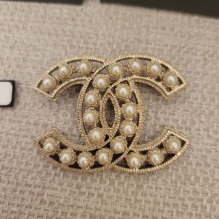 （分類：）位於 。 由 preloved_armoires 提交（商品編號 1313009680，圖片 1）。簡介： 。
