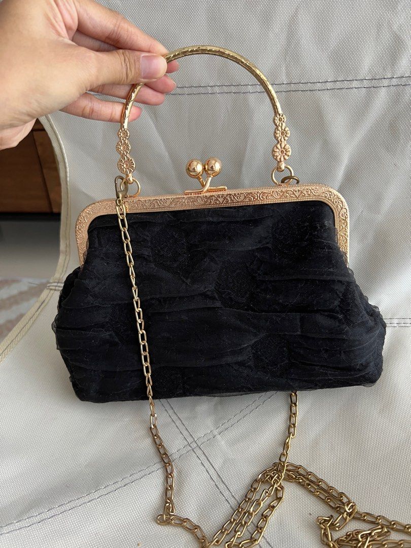 Clucth classic, Women's Fashion, Bags & Wallets, Clutches on Carousell