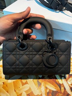 (Category: ) located in . Submitted by danishhakimwardrobe (Listing ID 1312950868, Image 1). Description: .