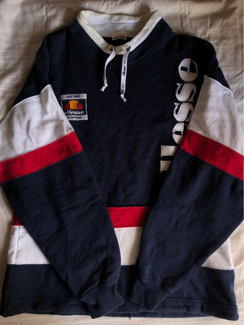 Ellesse longsleeves baggy sweatshirt (Category: Longsleeves) located in Cavite. Submitted by koolkatz_ (Listing ID 1312901492, Image 1). Description: Cleaning out my closet🧺✨ seller might keep baggy medium sized sweatshirt.
