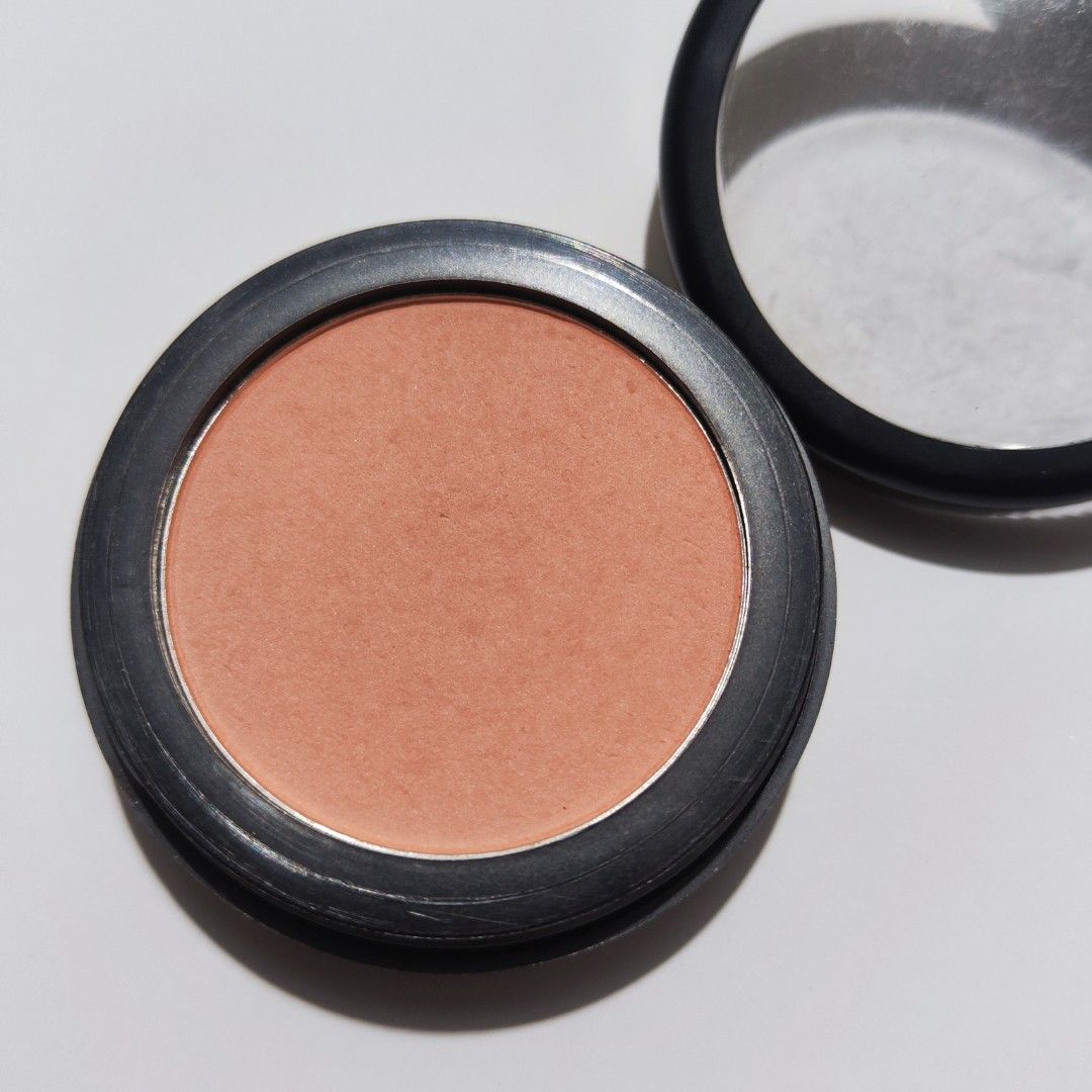 Fashion21 & Nichido Blush/Bronzer bundle (Category: Makeup) located in Mandaluyong City. Submitted by thriftythirty (Listing ID 1312868965, Image 3). Description: Fashion21 single blush-on Shade: #5 Nichido powder blush Shade: Peach Glow Barely used Usually retails for Php 250-280.