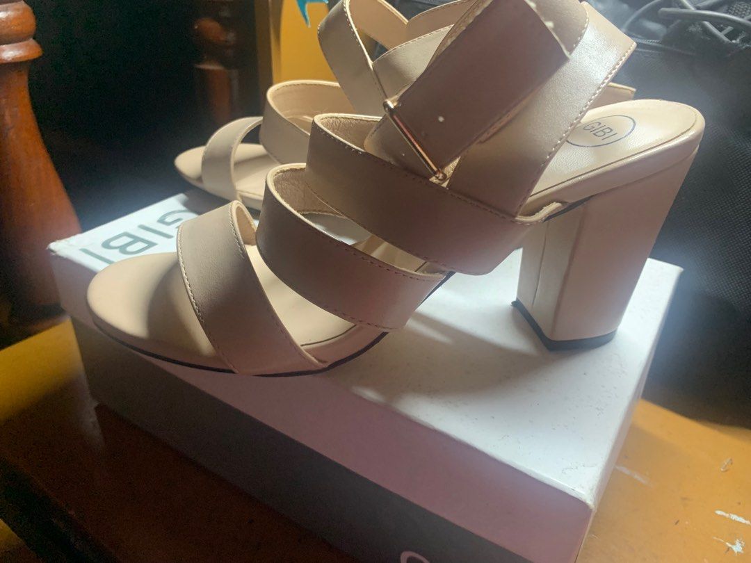 GIBI sandals (Category: Heels) located in Batangas. Submitted by devolerpyu19 (Listing ID 1312845567, Image 3). Description: twice lng ngmit.