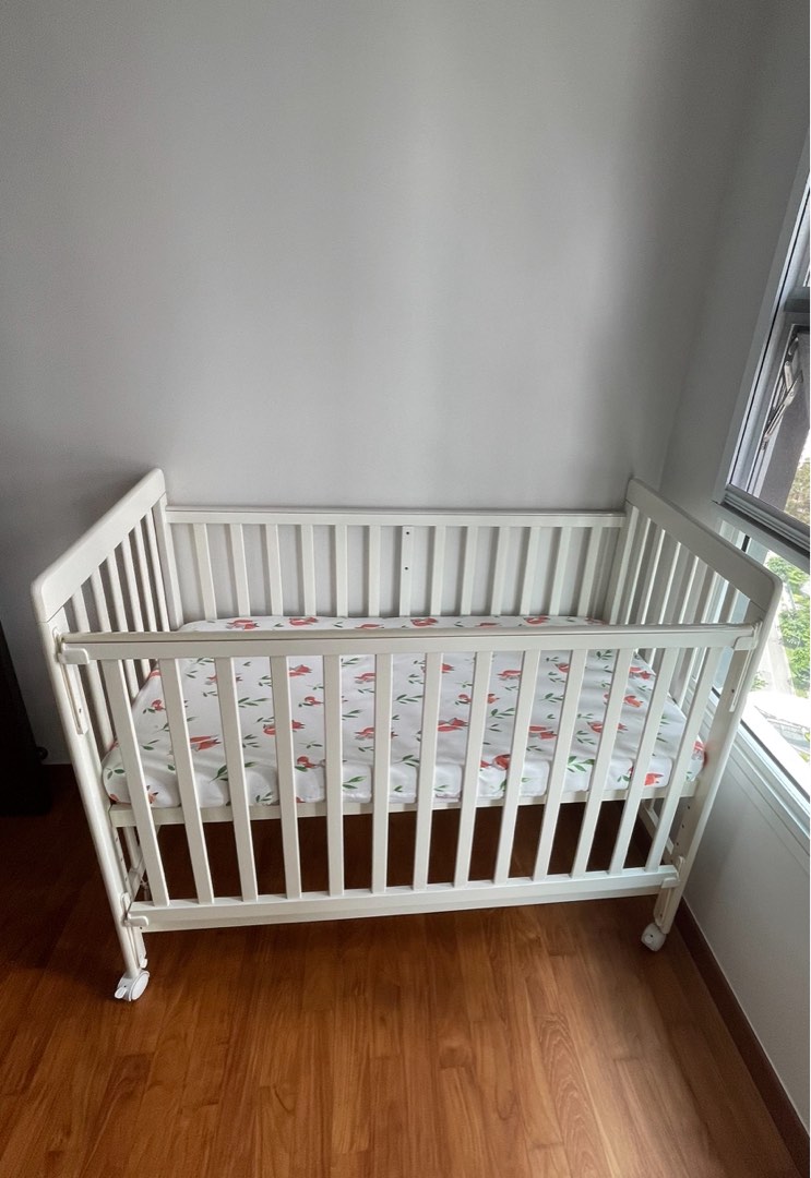 Happy wonder cot clearance