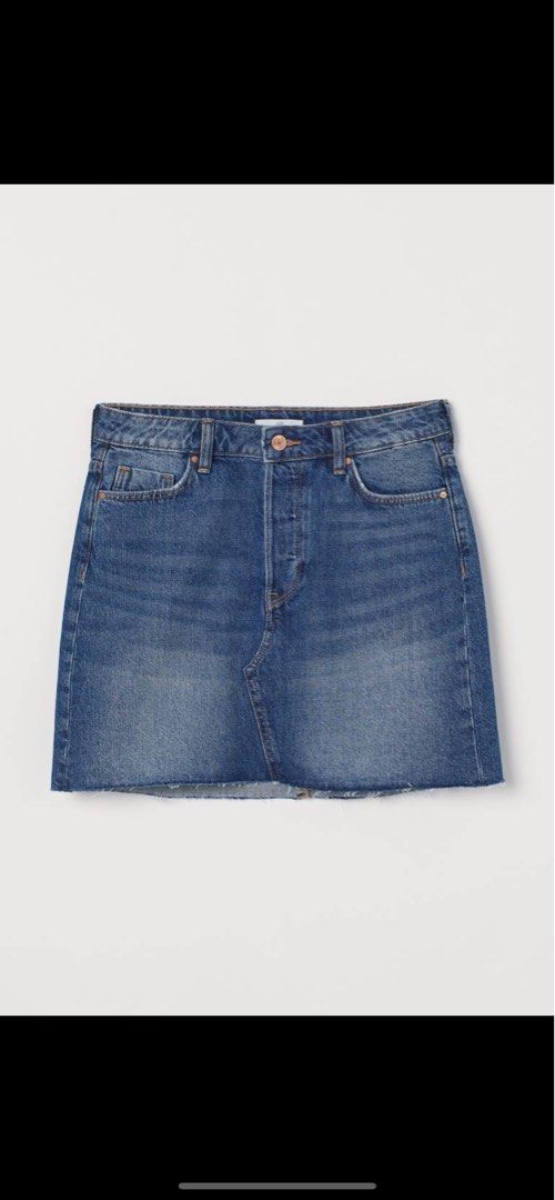 H&M Denim A Line Mini Skirt (Category: Skirts) located in Makati City. Submitted by wornbyabby (Listing ID 1312938723, Image 1). Description: •A line fit! •Altered to fit S.