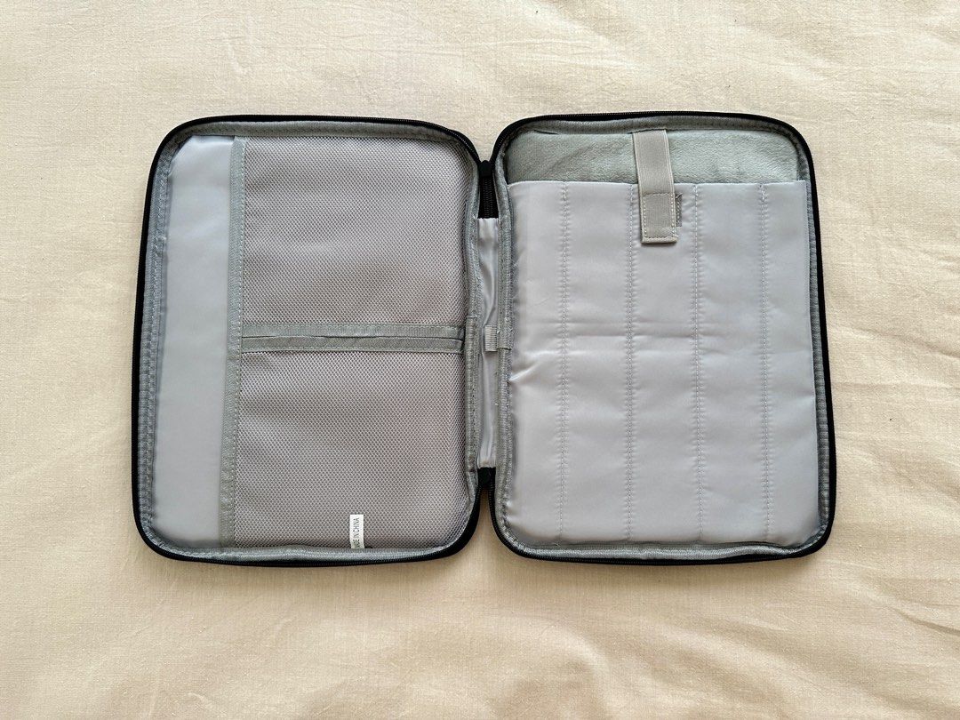 Ipad/Tablet/Laptop Carrying with Handle Shockproof Case Bag (Category: Cases & Sleeves) located in Las Pinas. Submitted by ayeechii (Listing ID 1312893543, Image 2). Description: LAPTOP/IPAD CASE BAG CARRY HANDLE BLACK COLOR 10.8 to 13”💯‼️ Fit for 10.8 to 12 inches ipad & tablet & laptop 💯‼️ Size: 30 x 23.5cm 10/10 excellent condition 💯‼️ 100% excellent quality 💯 Easy to carry and quick to put it on and back 💯‼️ Comfortable and sturdy side h
