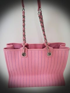 (Category: ) located in . Submitted by jadore_closet (Listing ID 1312934443, Image 1). Description: .