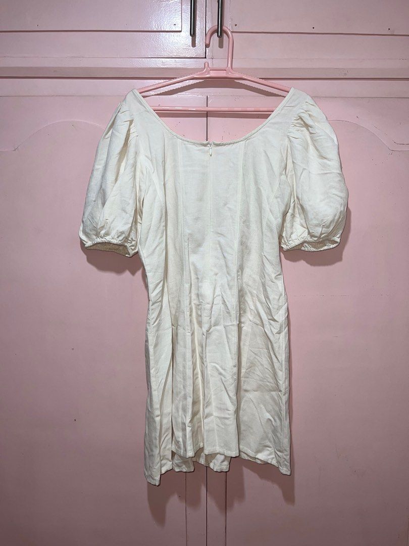 Mango Cream Puff-sleeved Dress (Category: Dresses) located in Mandaluyong City. Submitted by jwl97 (Listing ID 1312886390, Image 2). Description: - Brand new dress from Mango with tag, unused - Original price is ₱2295.00 - RFS: Doesn’t fit me well - MOP: GCash, UnionBank - Based in Metro Manila — buyer books and shoulders shipping fee - If meet up, within Makati CBD area on Tuesdays and Wednesdays.