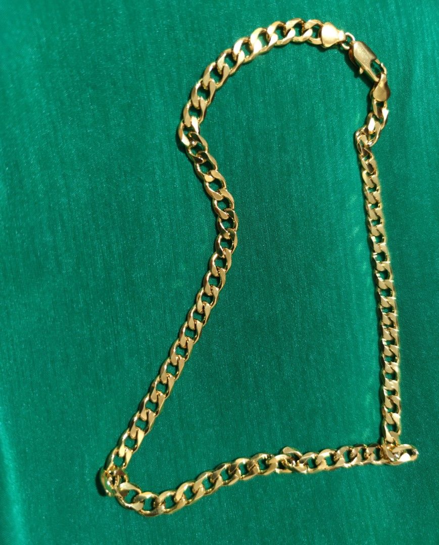 Necklace 16 inches (Category: Necklaces) located in San Juan City. Submitted by blesi (Listing ID 1312894424, Image 1). Description: 9.25 silver with 14k yellow gold micro plated High quality Non-tarnish Hypo-allergenic.