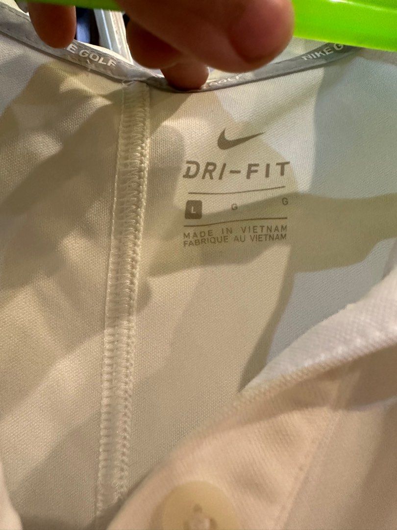Nike Golf Top (Category: Golf) located in Pasay City. Submitted by shopcopndrop (Listing ID 1312962684, Image 3). Description: Size L but best fit on a M. RFS: does not fit anymore :(.