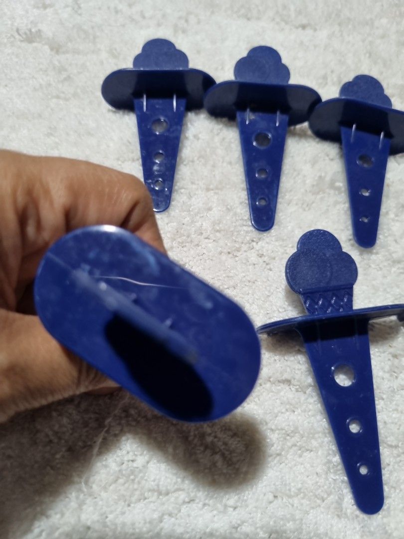 Popsicle Molds (Category: Bakeware) located in Paombong. Submitted by sweetdeals0181656 (Listing ID 1312902980, Image 3). Description: 7 pieces Popsicle Mold Sticks.
