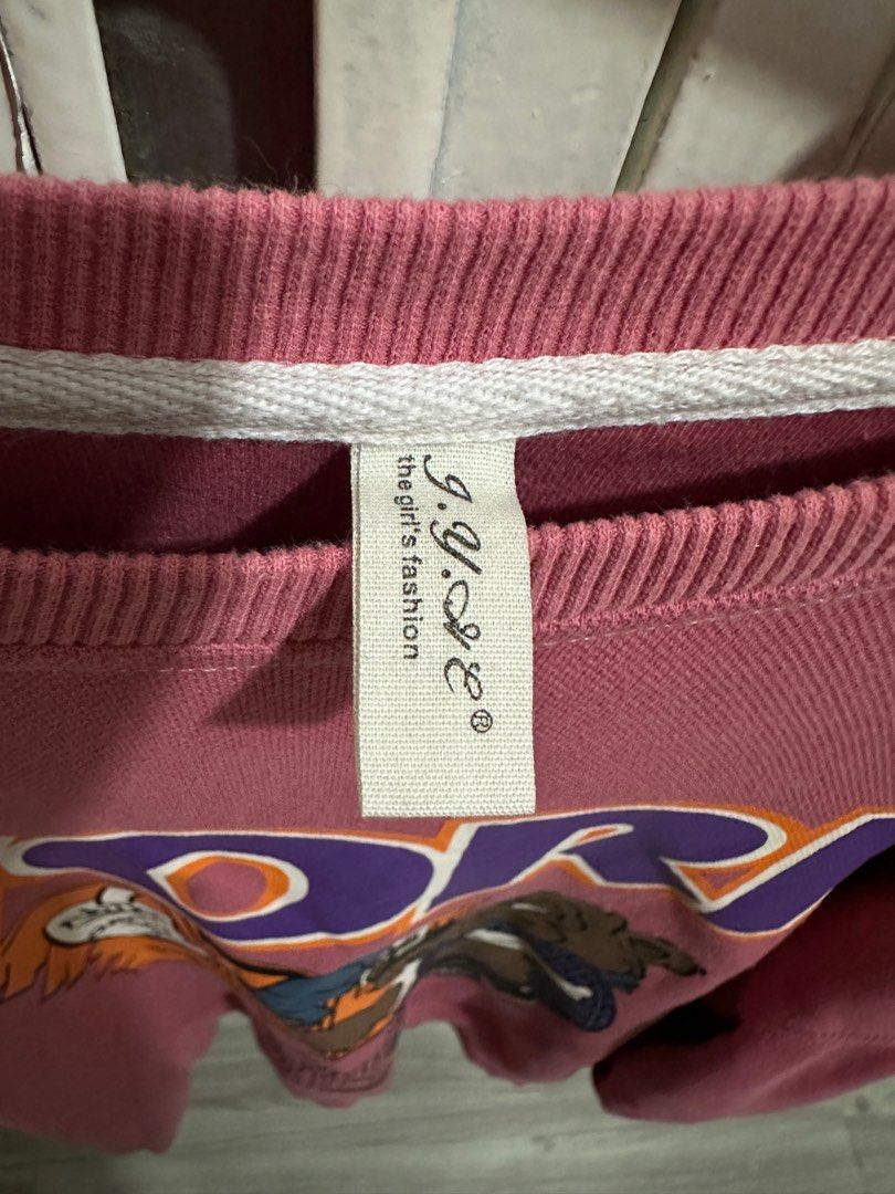 Pullover (Category: Coats, Jackets and Outerwear) located in Pasig City. Submitted by xmskt (Listing ID 1312839448, Image 3). Description: Preloved Fits L - XL.