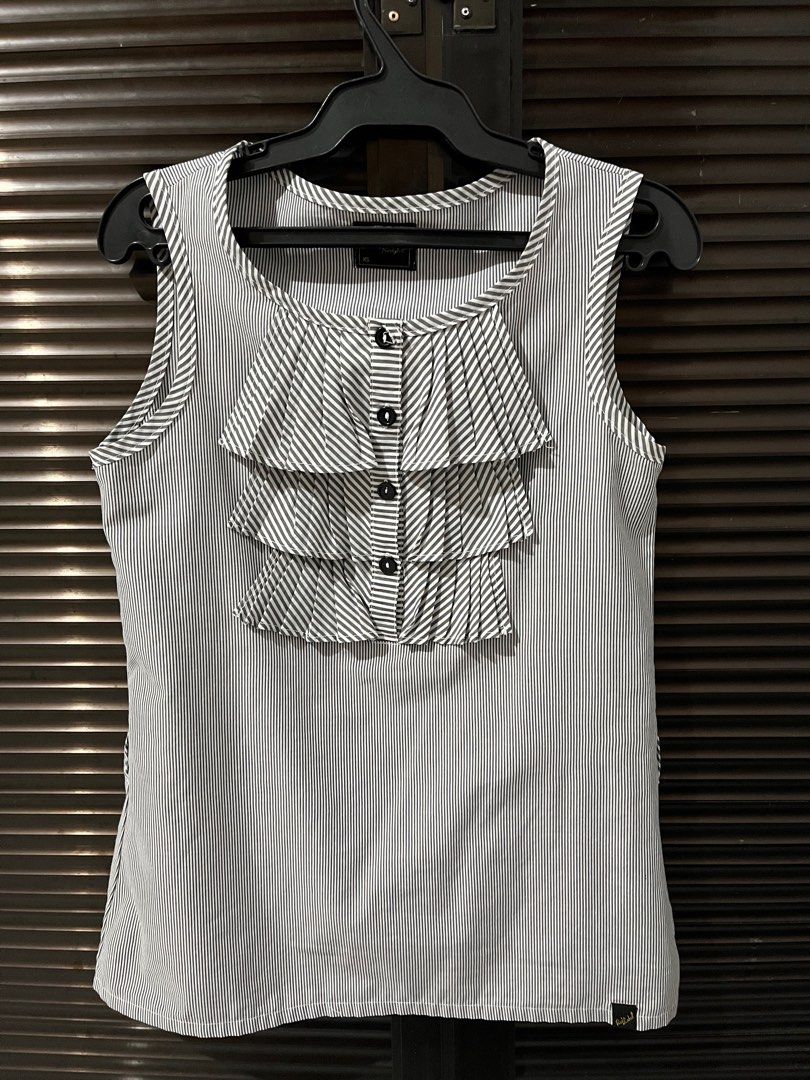 Redgirl formal top (striped) (Category: Blouses) located in Silang. Submitted by kidrodriguez (Listing ID 1312896492, Image 1). Description: Good as new Fits XS-S.