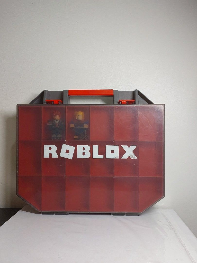 Roblox Figure Carrying Case 36 cases (Category: Figurines & Statues) located in Manila. Submitted by bluxbentablesss (Listing ID 1312958880, Image 2). Description: - From 2017 ToysRus - 29 cm / 11.5 inches (height) - 34 cm / 13.4 inches (width) - Can fit 34 roblox figures - Ready to be shipped - With 2 roblox figures ❗️The price is only for the iteam NOT with the shipped fee included❗️ First Come, First Serve MOP: Gcash Only MOD: Direct jnt.