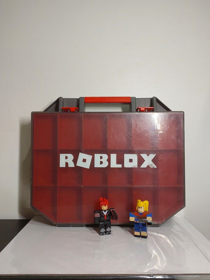 Roblox Figure Carrying Case 36 cases (Category: Figurines & Statues) located in Manila. Submitted by bluxbentablesss (Listing ID 1312958880, Image 1). Description: - From 2017 ToysRus - 29 cm / 11.5 inches (height) - 34 cm / 13.4 inches (width) - Can fit 34 roblox figures - Ready to be shipped - With 2 roblox figures ❗️The price is only for the iteam NOT with the shipped fee included❗️ First Come, First Serve MOP: Gcash Only MOD: Direct jnt.
