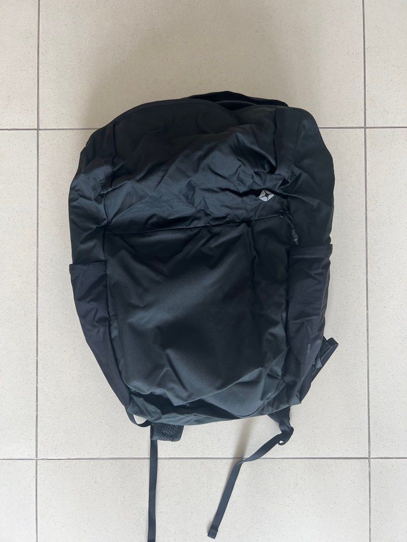 Packable backpack (Category: Backpacks) located in Singapore. Submitted by techie2020 (Listing ID 1312891774, Image 1). Description: Packable backpack saves luggage space while you travel..
