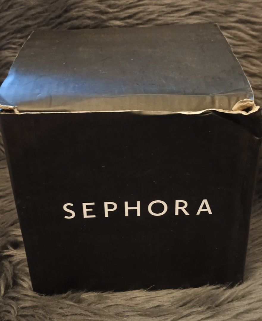Sephora Brush Holder (Category: Makeup) located in Antipolo. Submitted by legoninos.legoninas (Listing ID 1312843543, Image 3). Description: 3 column brush holder Rose gold Authentic from Sephora with box..