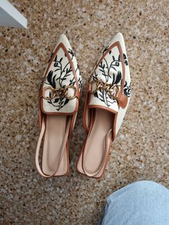 (Category: ) located in . Submitted by vonniee (Listing ID 1312880932, Image 1). Description: .