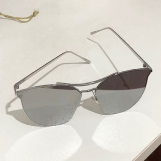 (Category: ) located in . Submitted by shop.cher (Listing ID 1312974466, Image 1). Description: .